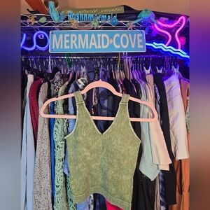 #0522 L/XL NEW ZENANA Ash Olive Stone Wash Brami Ribbed VNeck Removable Pads